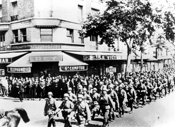 De första tyska truppernas ankomst till Paris, juni 1940
