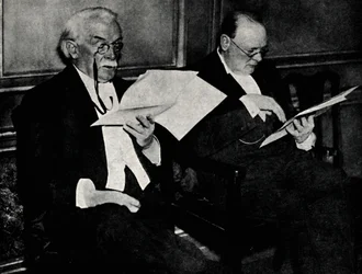 Vid en offentlig middag i Connaught Rooms, 20 november 1934, 1945.