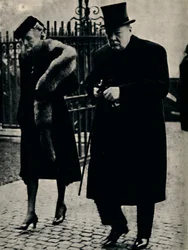 På Duke of Connaughts begravning, januari 1942, 1945.