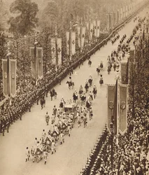Avenue of Banners, 12 maj 1937