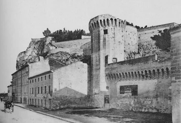 Avignon. - The Rocks and Doms and the Walls, c1925