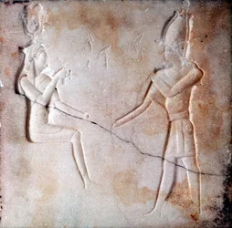 Basrelief som visar gudarna Isis och Osiris, Ptolemaisk period, antika Egypten, 323-30 f.Kr.