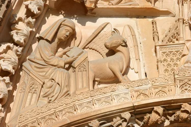 Batalha kloster: evangelisten Luke och nötköttet, hans symbol, Batalha, Portugal