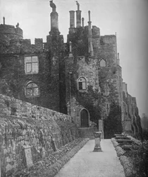 Berkeley Castle, säte för Rt. Hon. Lord Fitzhardinge, c1913
