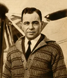 Bert Hinkler, 1933.