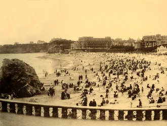Biarritz - Vid Grande Plage, c1930.