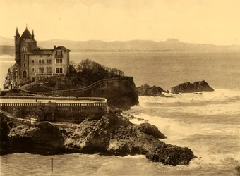 Biarritz - Villa Belza och Chaine des Pyrenees, c1930.