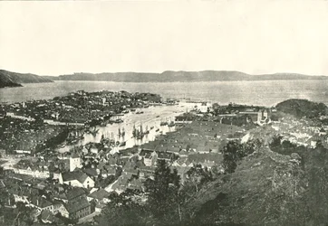 Fågelperspektiv över hamnen, Bergen, Norge, 1895.