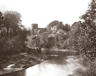 Bothwell Castle, South Lanarkshire, Skottland, 1894.