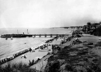 Bournemouth, från East Cliff, c1882