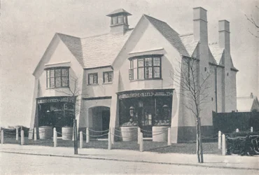 Bournville: två av Village Shops, av WA Harvey, c1900 1901-1902