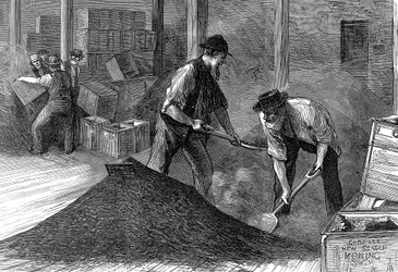 Bulkande te i lagren hos East & West India Dock Company, London, 1874