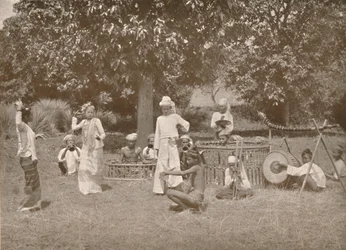 Burmesiska musiker och Pwe-dansare, 1900.