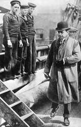 Kapten Scott, brittisk polarforskare, på Terra Nova, c1900-c1910-talet 1936