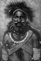 Kapten för ett kompani kannibalstridande män, Nya Guinea, 1922