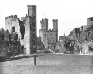 Carnarvon Castle, norra Wales, 1894.