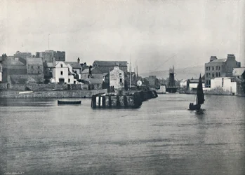 Castletown - Från piren, visar Rushens slott, 1895