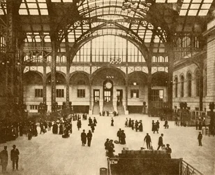 Central Hall, Pennsylvania Station, New York Pennsylvania Railroad Company, 1930.
