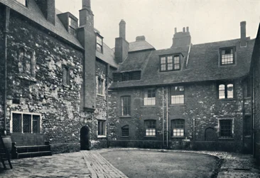 Charterhouse. Interiör av Wash-House Court, 1925