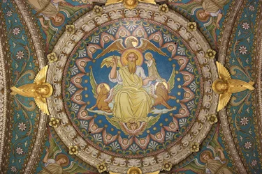 Kristus i Majestät och Tetramorph. Basilikan Notre Dame de Fourvière. Lyons