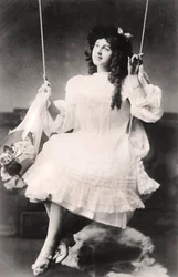 Christine Raynor, skådespelerska, 1907