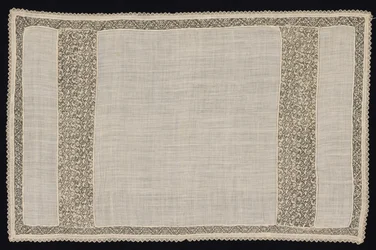 Textil med bevingade djur och djur med två svansar, 1600-1700-talet.