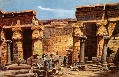Innergården till templet Medinet Hobou, c1918-c1939.