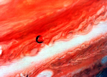 Detalj av Jupiter och dess inre satellit lo