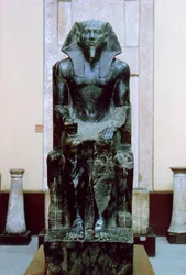 Dioritstaty av den fornegyptiske faraonen Khafre, 26:e århundradet f.Kr.
