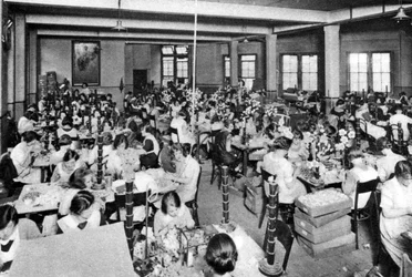 Funktionshindrade flickor som arbetar på Watercress and Flower Girls Christian Mission, London, 1926-1927