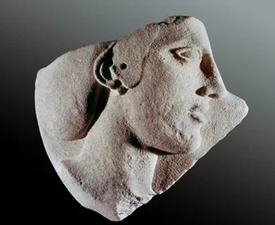 Skiva av Milos. Relief på marmor