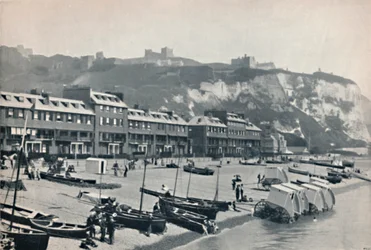 Dover - Paraden, visar Dover Castle, 1895
