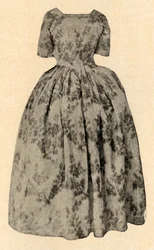 Klänning av buff chine siden, buren av Lady Stuart i Barbados Colony, c1700, 1937.