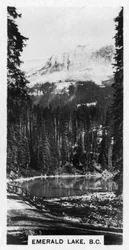 Emerald Lake nära Field, British Columbia, Kanada, c1920-talet