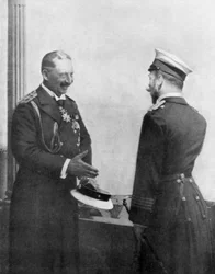 Kejsar Welhelm II av Tyskland hälsar tsar Nicholas II av Ryssland före första världskriget