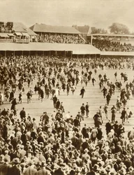 England vinner The Ashes mot Australien, Oval Cricket Ground, London, 1926, 1935.