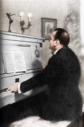 Enrico Caruso - Italiens berömda tenor vid pianot, c1925