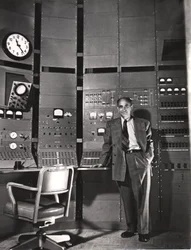 Enrico Fermi, italiensk-född amerikansk kärnfysiker, c1942
