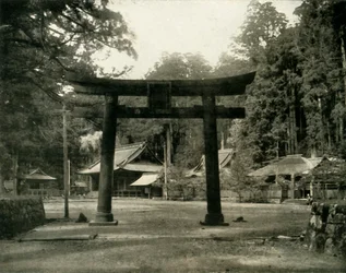 Ingång till ett Shinto-tempel i Nikko-distriktet i Japan, 1936.