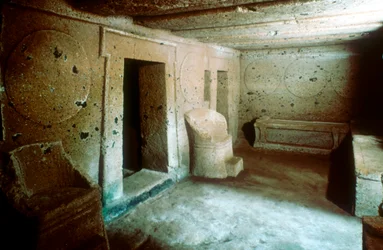 Ingång till en grav i en etruskisk begravningsplats, Cerveteri Caere Italien, c7-6th århundradet f.Kr.