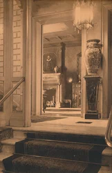 Ingång till foajén till den kubanska ambassaden i Bryssel, Belgien, 1927.