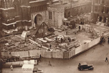 Uppförandet av tillbyggnaden till Westminster Abbey inför kung Georg VI:s kröning, 1937