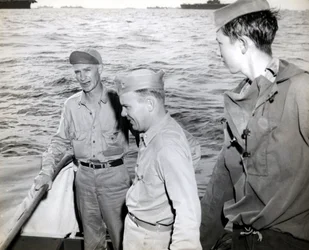 Ernie Pyle besöker USS Hornet