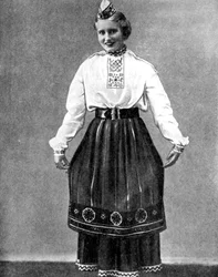 Estnisk kvinna i traditionell klädsel, 1936