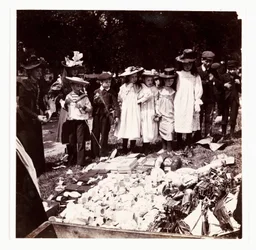 "Fairground prizes", vers 1898