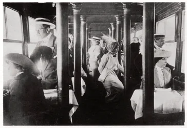 Filmbolag ombord på Zeppelin LZ13 Hansa, c1912-1914 1933
