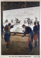 Franska soldater använder film av en kavalleriladdning för gevärsövningar, 1912