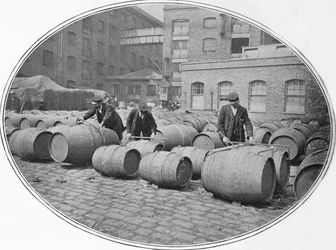 Mätning av vinfat vid London Docks, c1900 1901