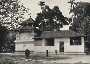 Gedige Vihara, Kandy Exempel på ett buddhistiskt tempel i stil med en hinduisk helgedom, Dewale,