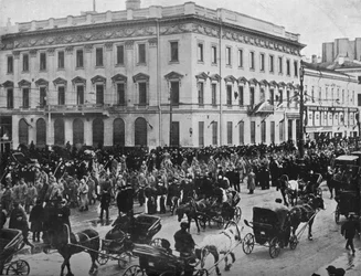 Tyska och österrikiska fångar marscherade genom Petrograds gator, 1915
